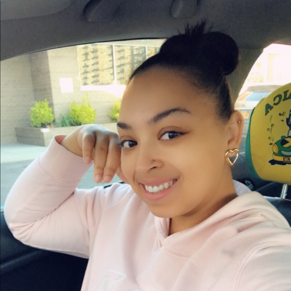 Meet your Posher, Crystal